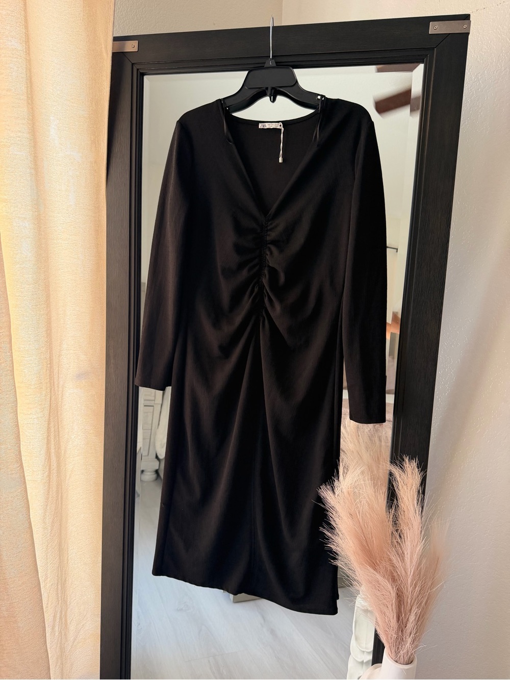 Zara Black Ruched V-Neck Long Sleeve Dress